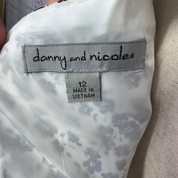 👗|•DANNY AND NICOLE•| Pretty Black & White Fit & Flare Dress Size 12 - Picture 10 of 14